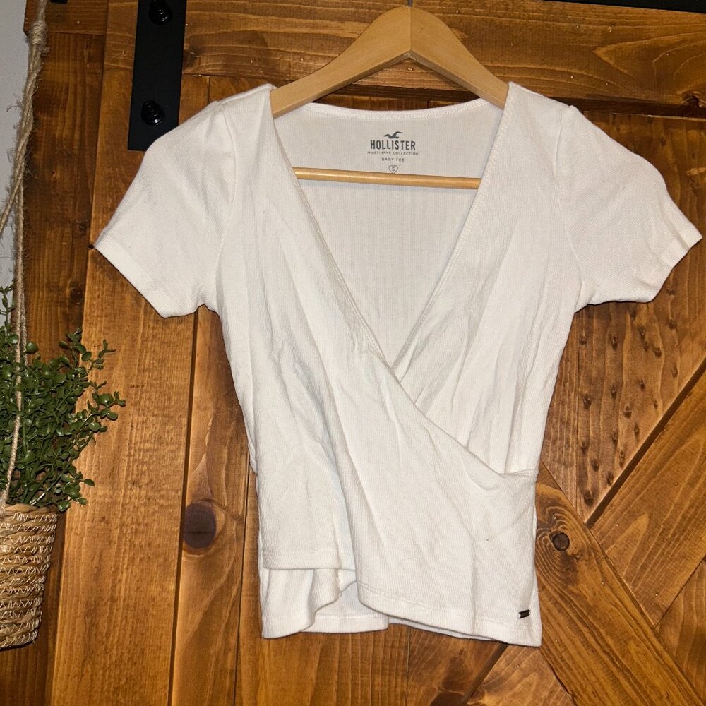 Hollister baby tee